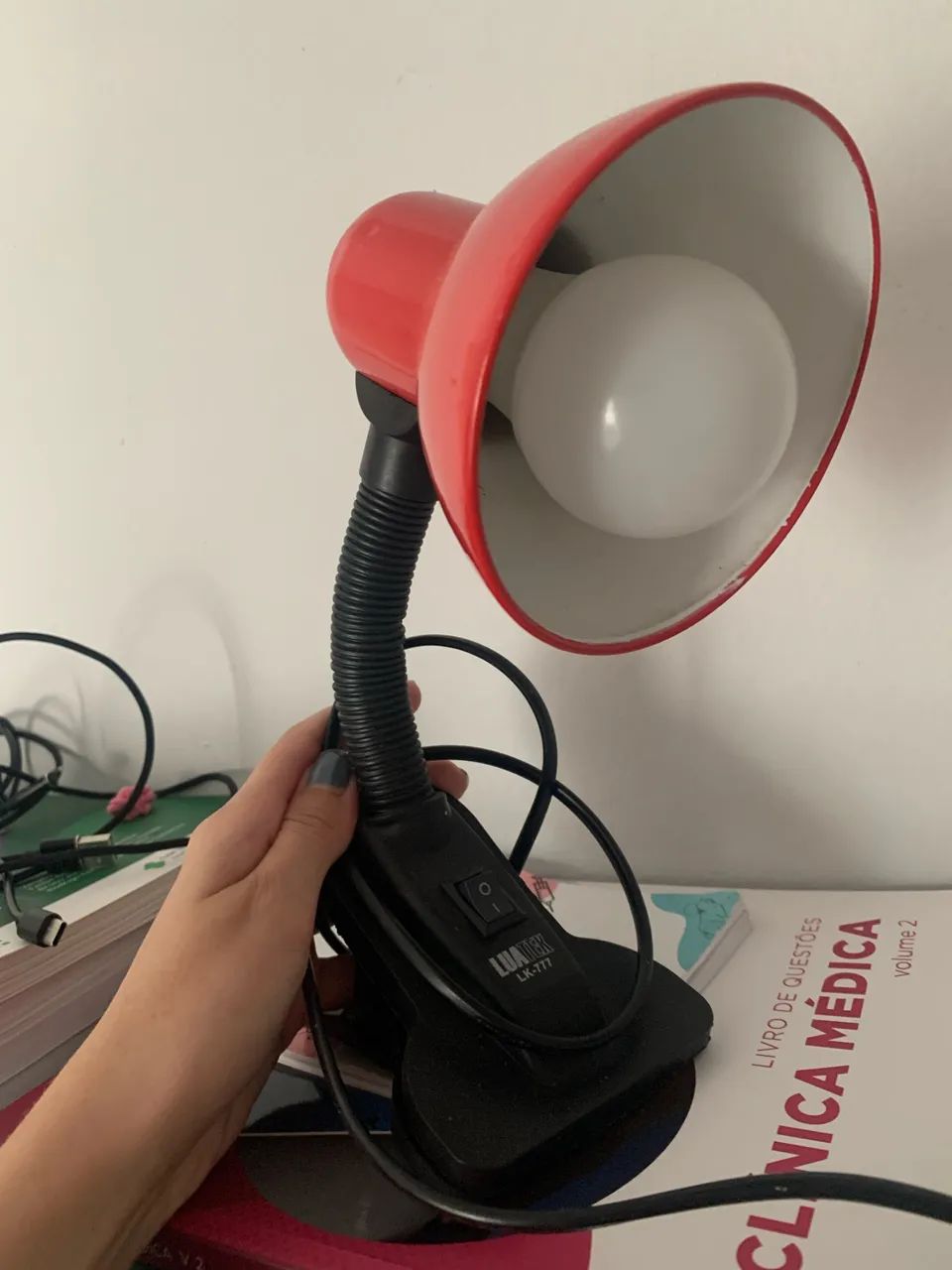 Vende-se Luminária para estudos 