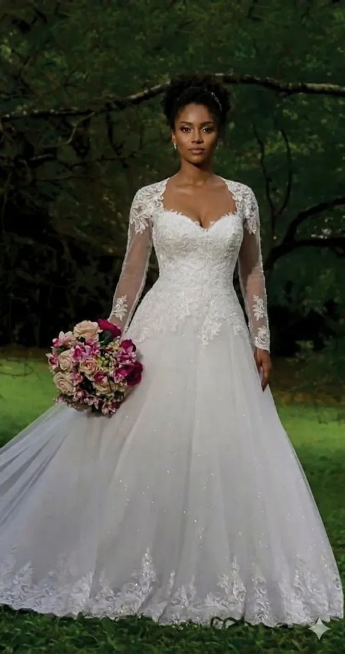? Vestido de Noiva Princesa com Manga Longa em Renda ?