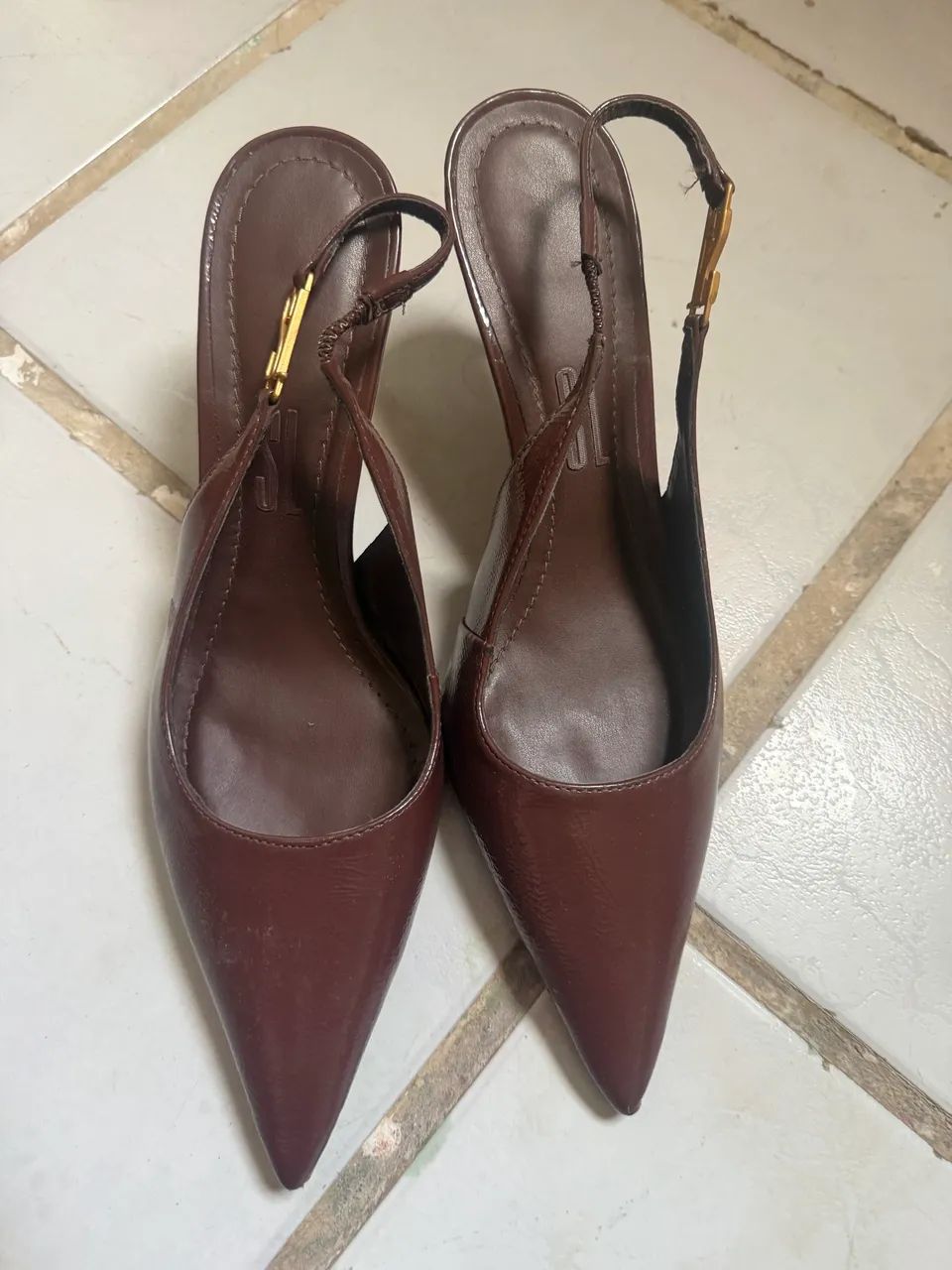 Scarpin bordô 