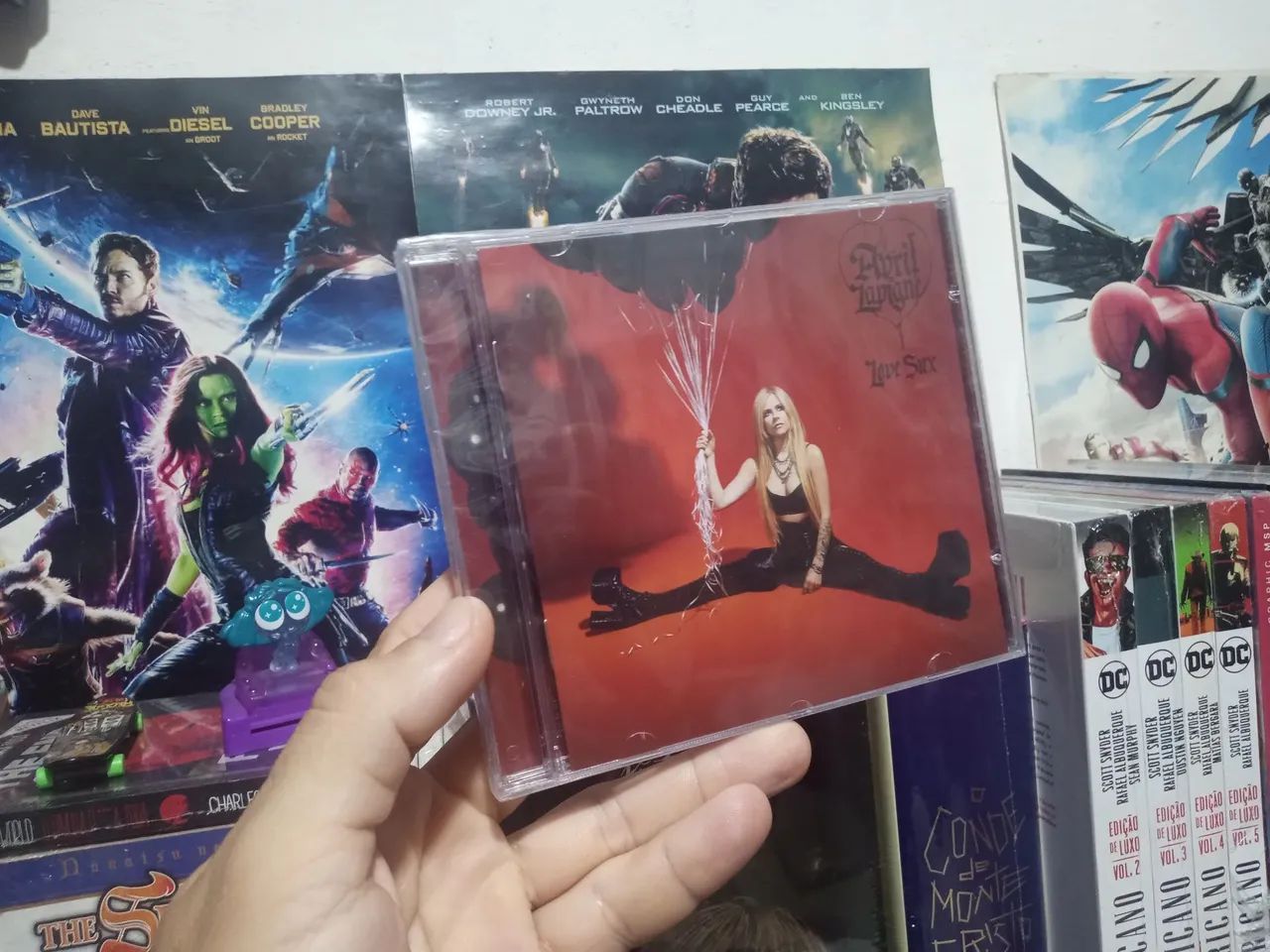 Cd avril lavigne love sux. LACRADO