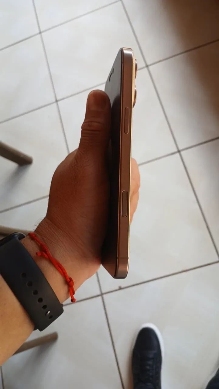 iPhone 16 pro max  - Foto 3
