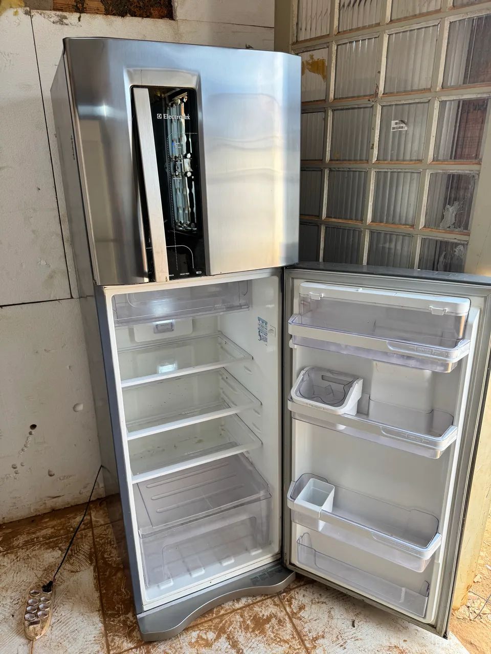 Geladeira de inox Eletrolux - Foto 2
