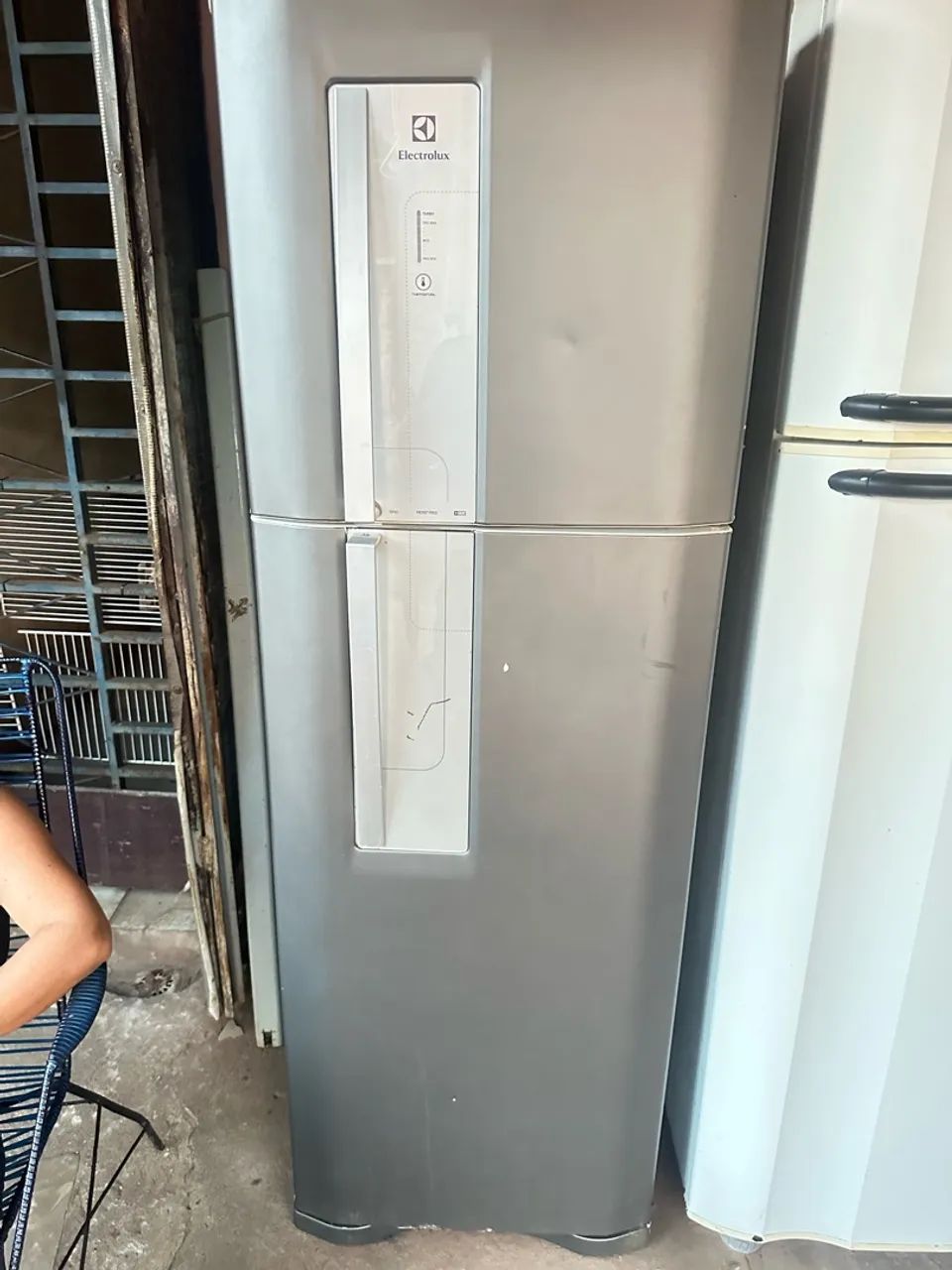 Vendo geladeira Eletrolux 