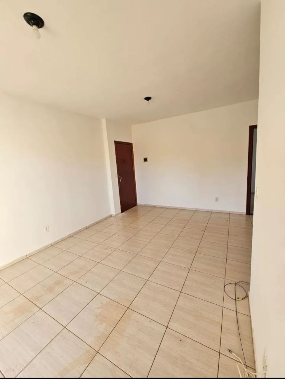 Aluga-se apto de 2 quartos com 2 varandas em Sobradinho/DF. - Foto 4
