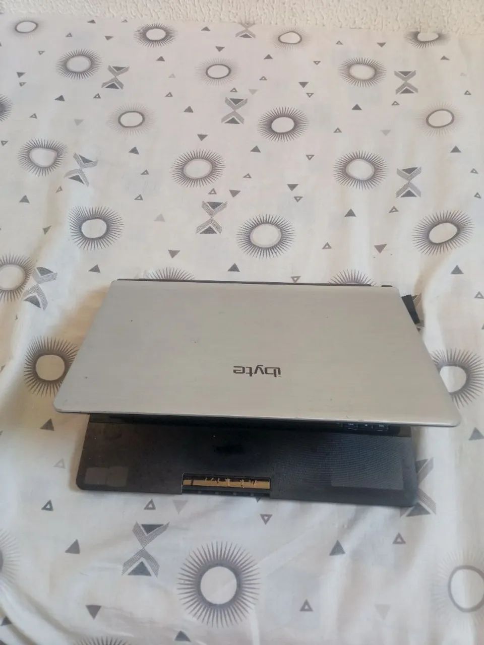 Notebook Ibyte retirar peças !!!! - Foto 3