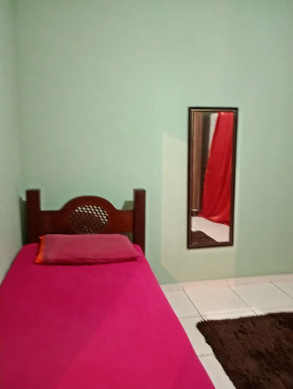 Alugo quarto em residência familiar