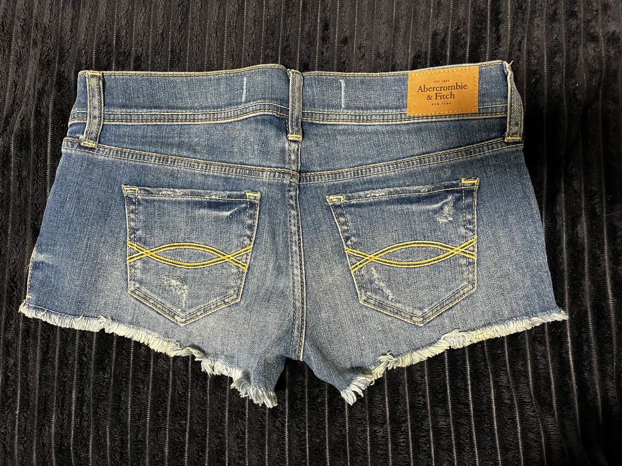 Short jeans curto marca Abercrombie  - Foto 2