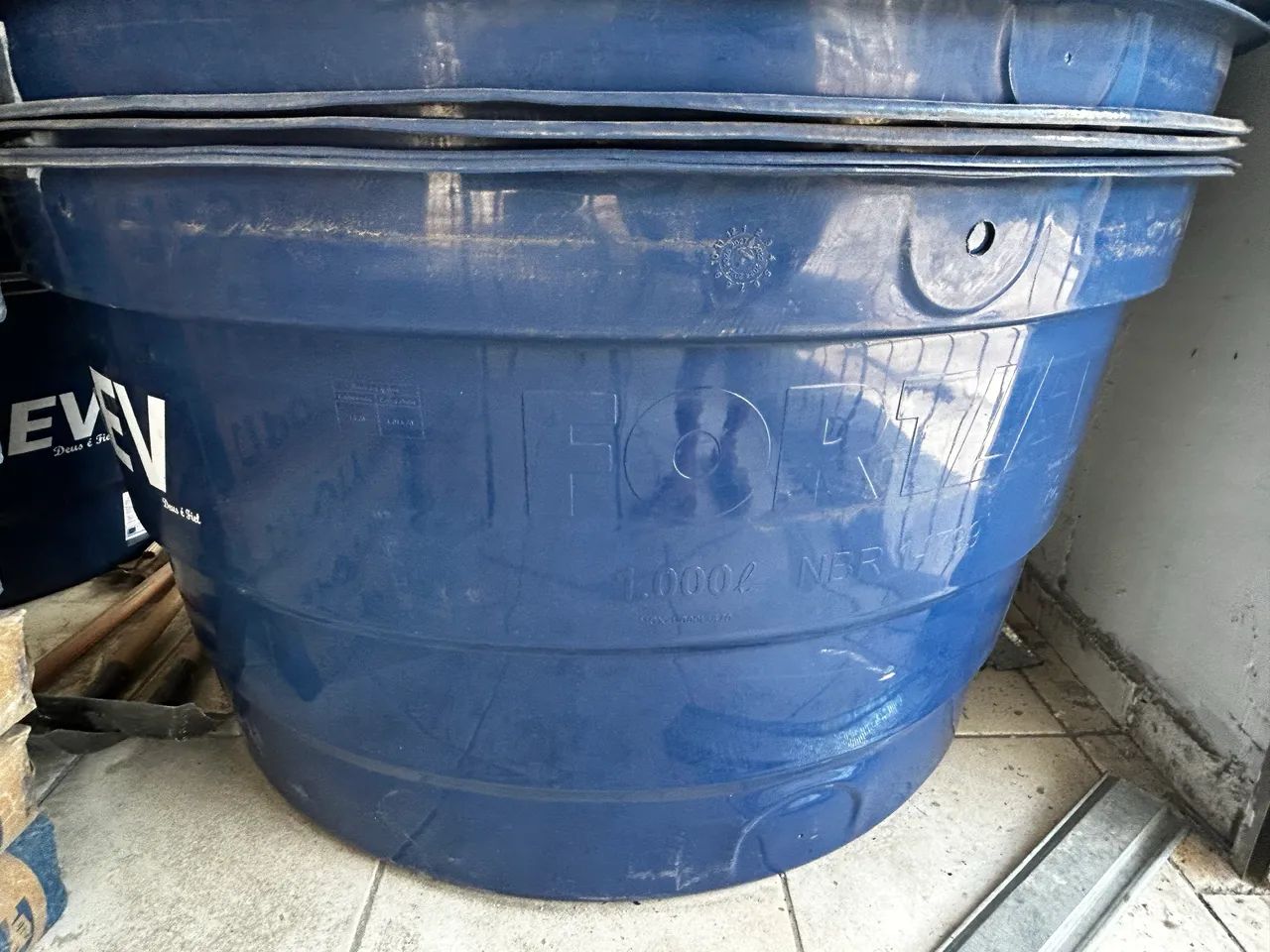 Caixa d?água água FORTLEV 1000L