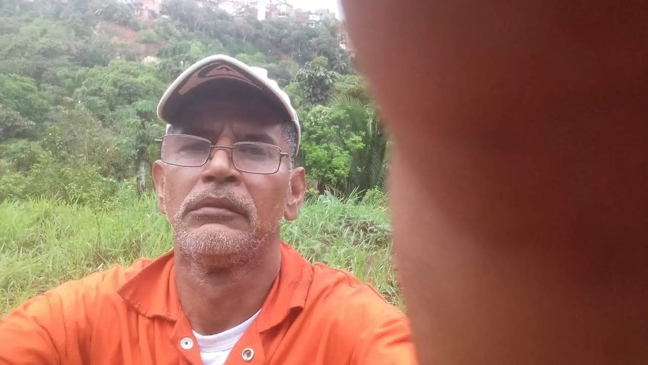 Serviço de roçagen e corte de grama e podas - Foto 3