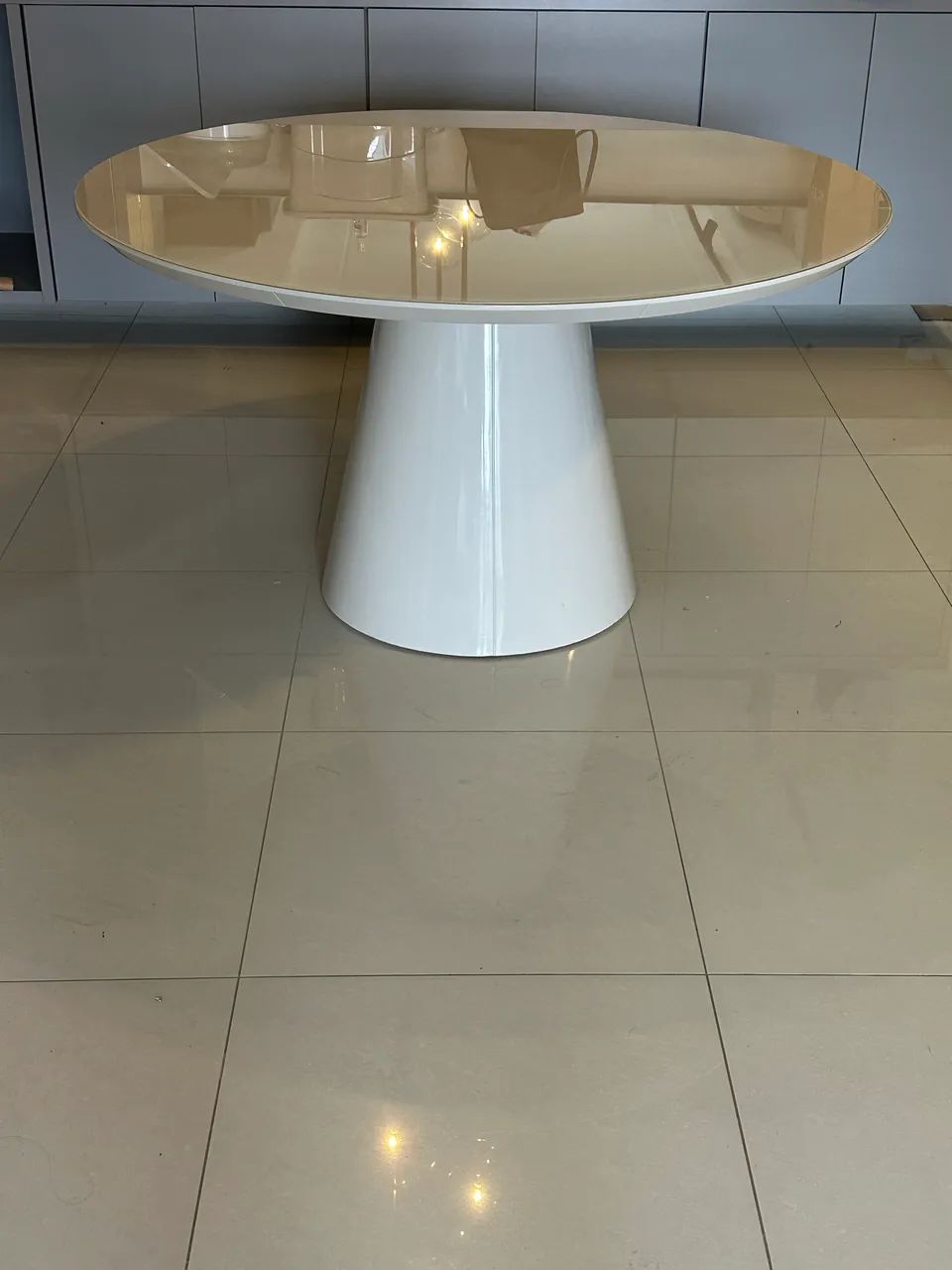 Mesa de jantar redonda com tampo de vidro  - Foto 2