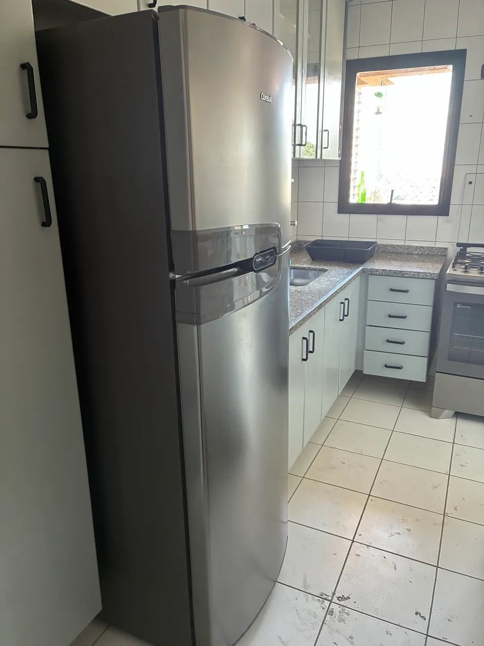 Geladeira cônsul em ótimo estado 
