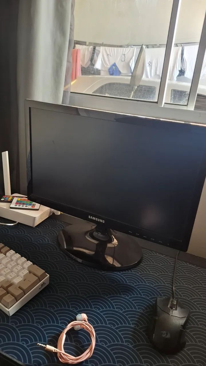 Monitor samsung 60hz 19"