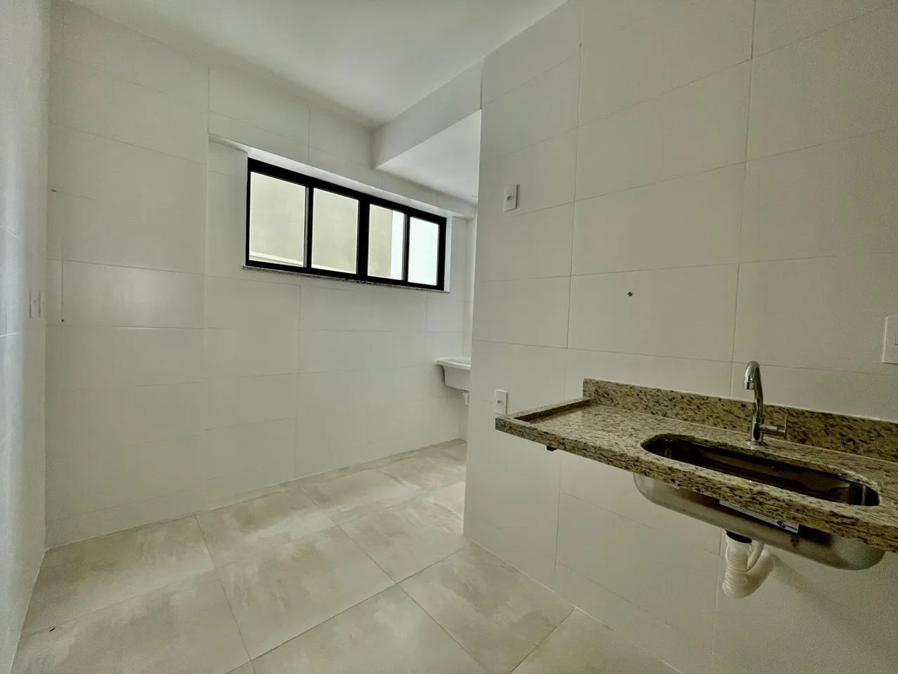 Quarto e sala com varanda e garagem na Padre Café - Foto 5