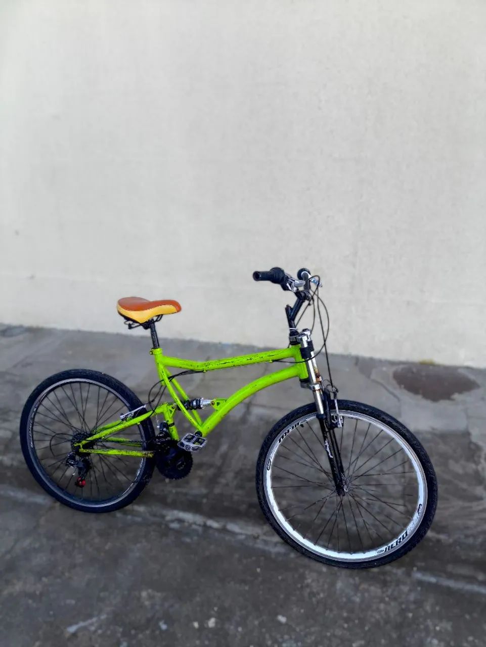 Bicicleta Aro 26 Verde Neon - Foto 3