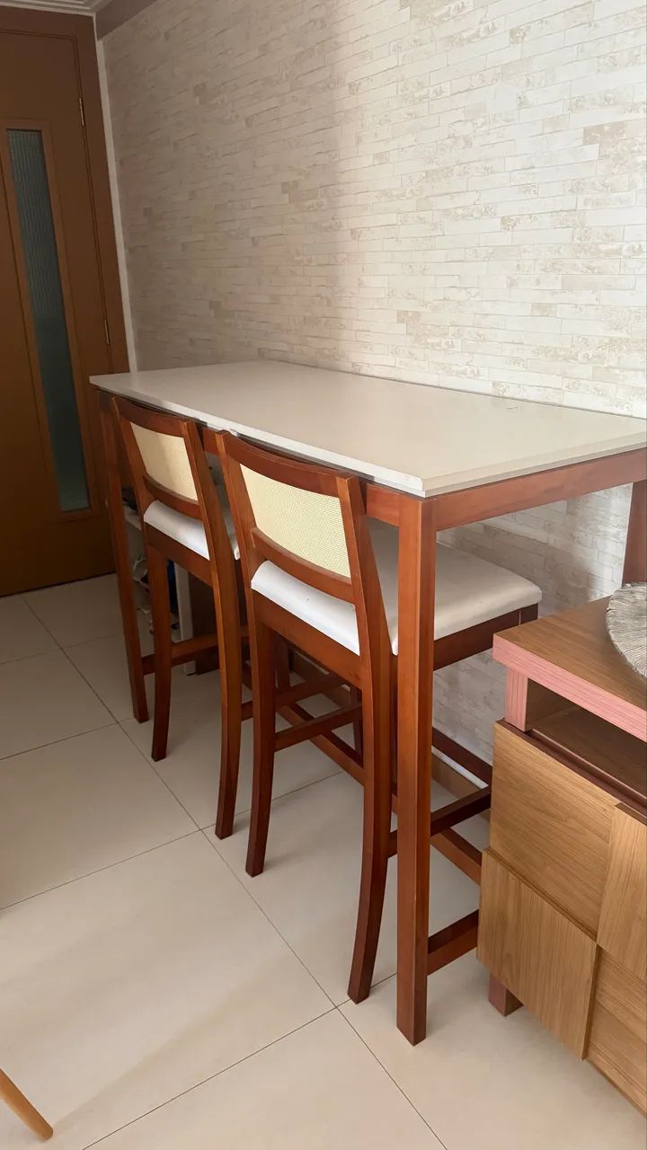 Mesa alta com banquetas - Foto 2