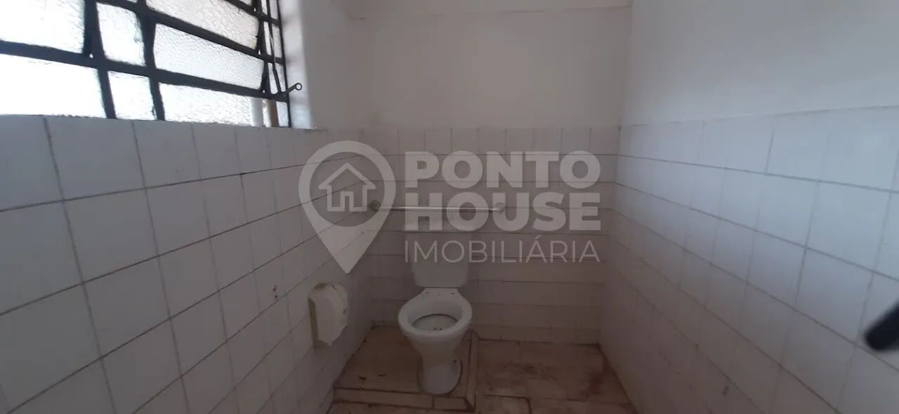 Loja ampla na Chácara Inglesa 135m², pé direito de 3,5m², 2 wc, copa e porta de aço. - Foto 5