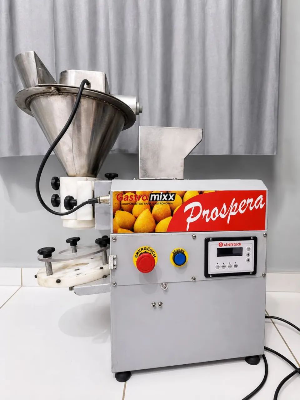 Máquina de salgados e doce pra vender rápido 