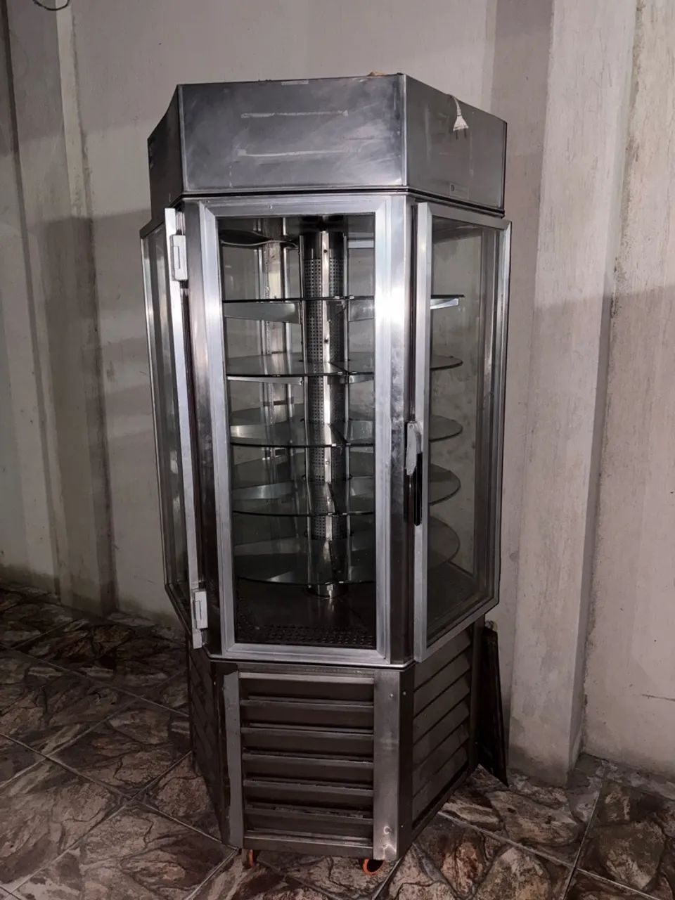 Vitrine giratória de tortas 