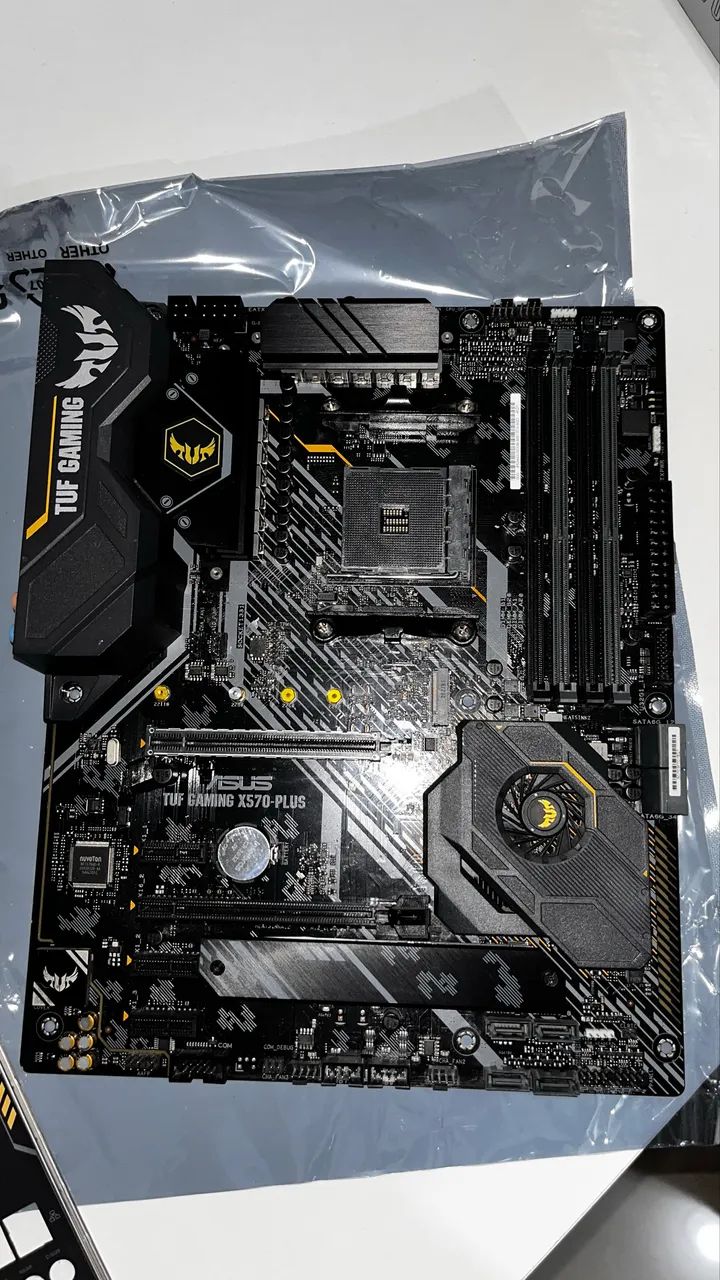 Placa-mãe ASUS TUF Gaming X570-Plus/BR, excelente placa e 100% funcional. - Foto 3