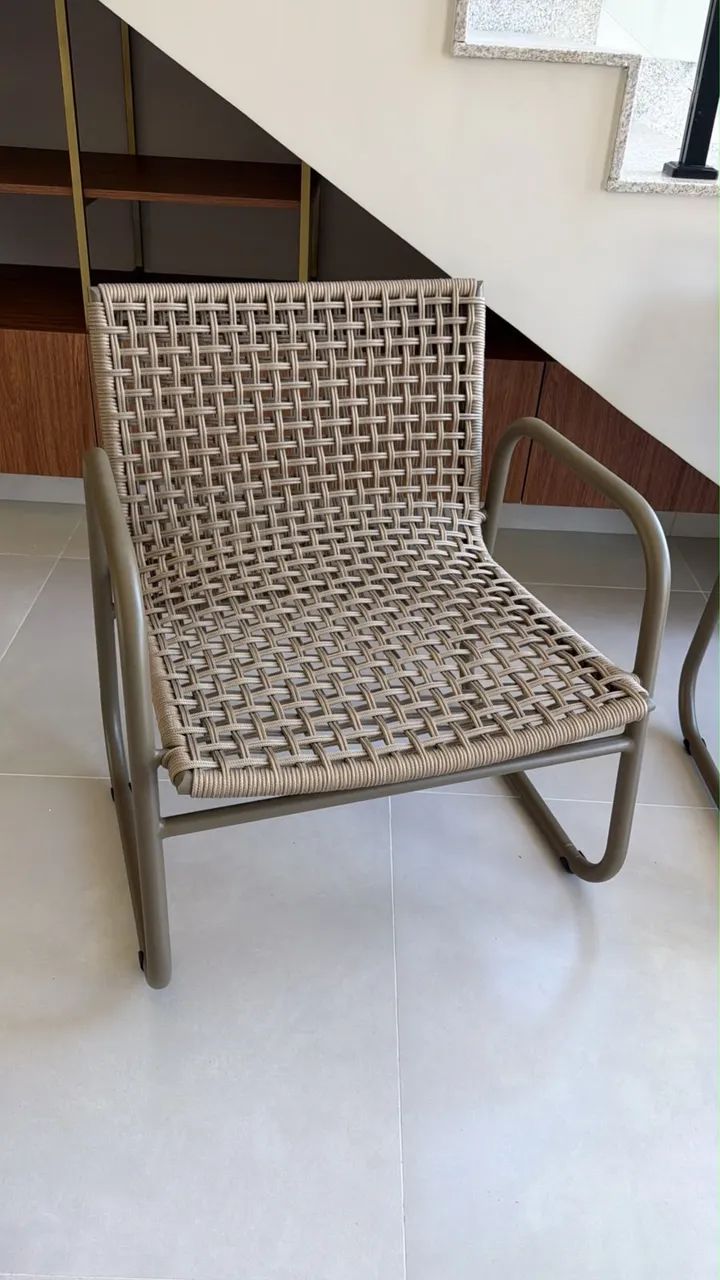 Conjunto de Poltronas + Mesa de Centro em Madeira Maciça - Foto 3