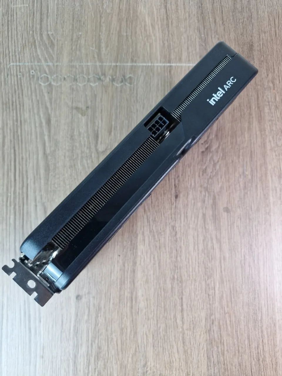 Intel Arc B570 10GB 160bits - Foto 3