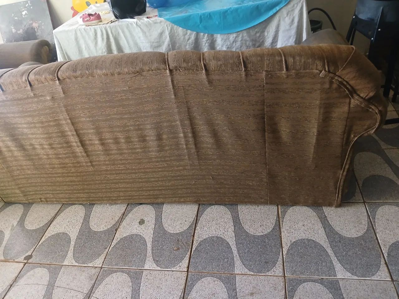 Sofá mais ou menos bom pra uso ainda  - Foto 4