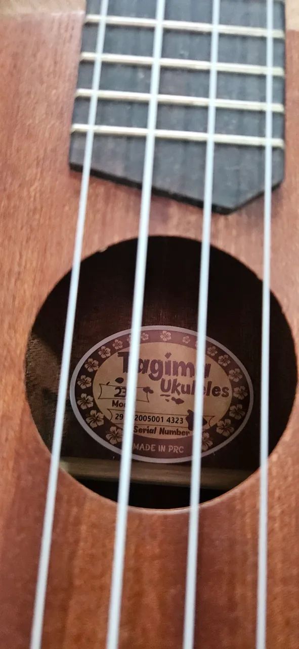 Ukulele Tagima na caixa  - Foto 2