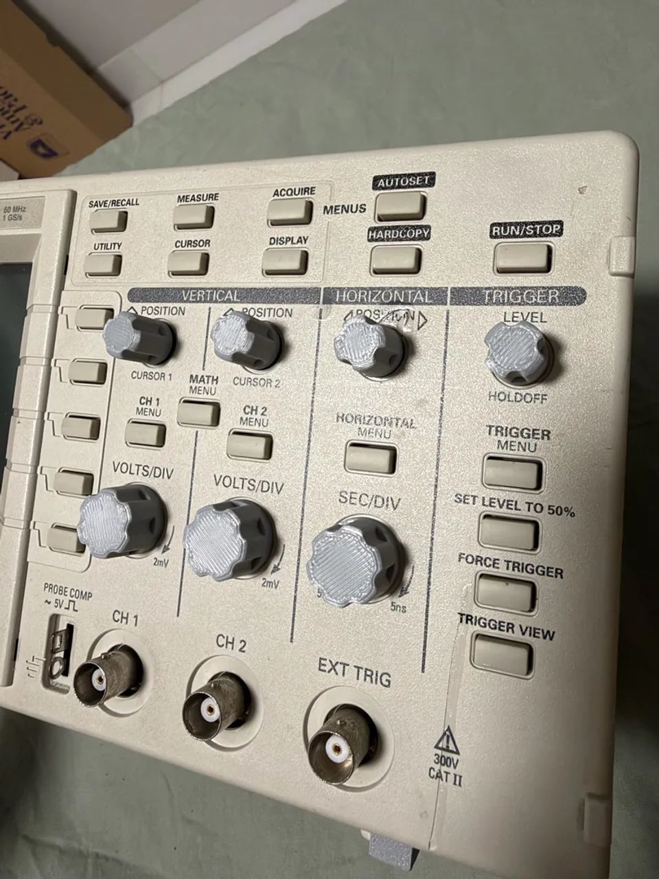 Osciloscópio Tektronix TDS 210 completo - Foto 5