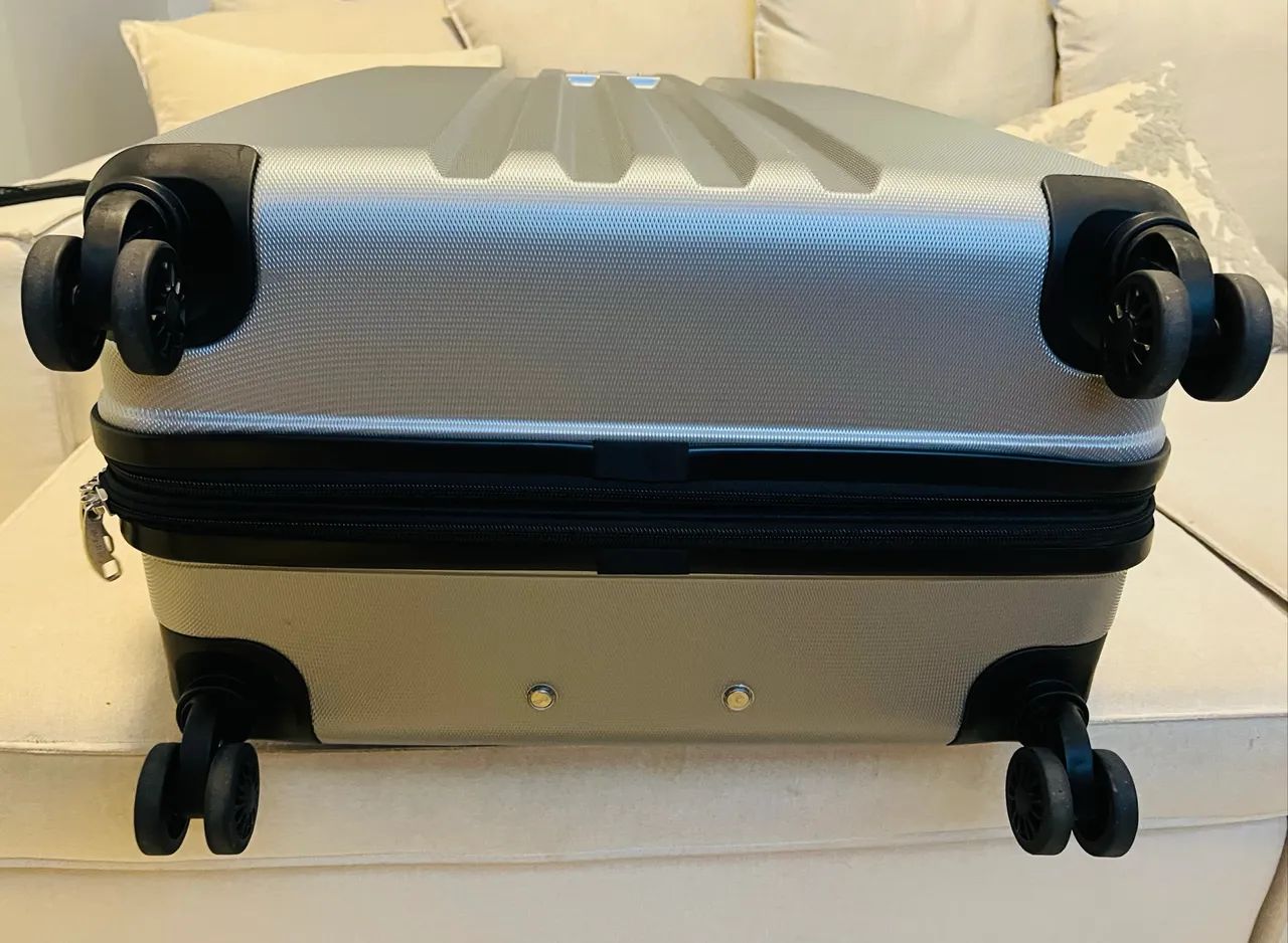 Mala Grande Viagem Calvin Klein 23kg Nova. Comprada nos EUA - Foto 5