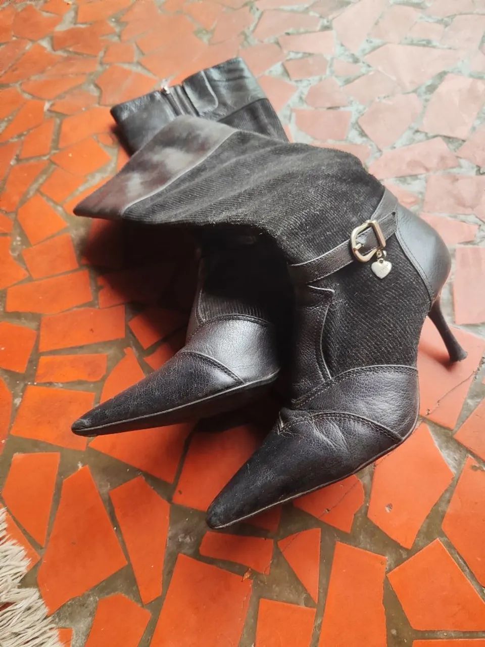 Bota feminina - Foto 2