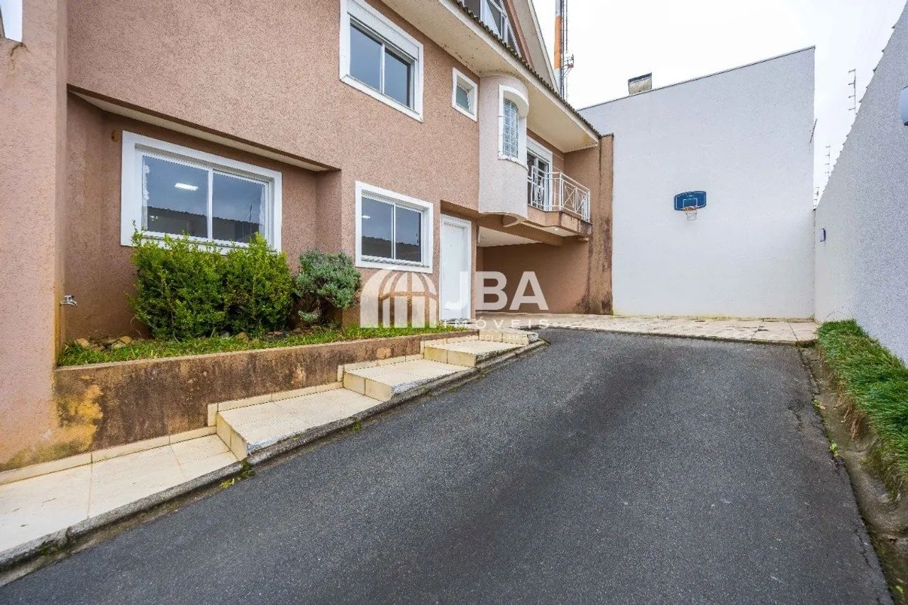 SOBRADO TRIPLEX NO PILARZINHO