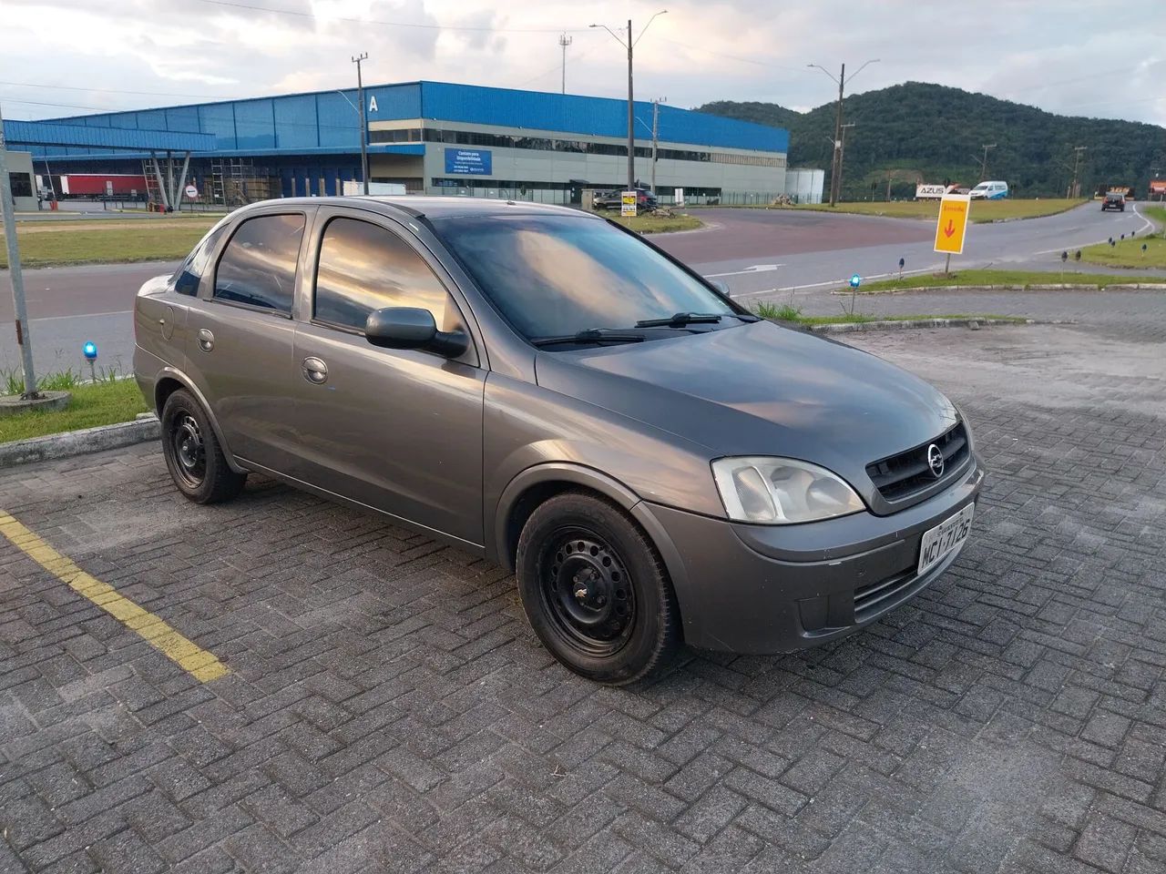 Chevrolet Corsa Sedan 1.0 MPFI 8V 71cv 4P 2004