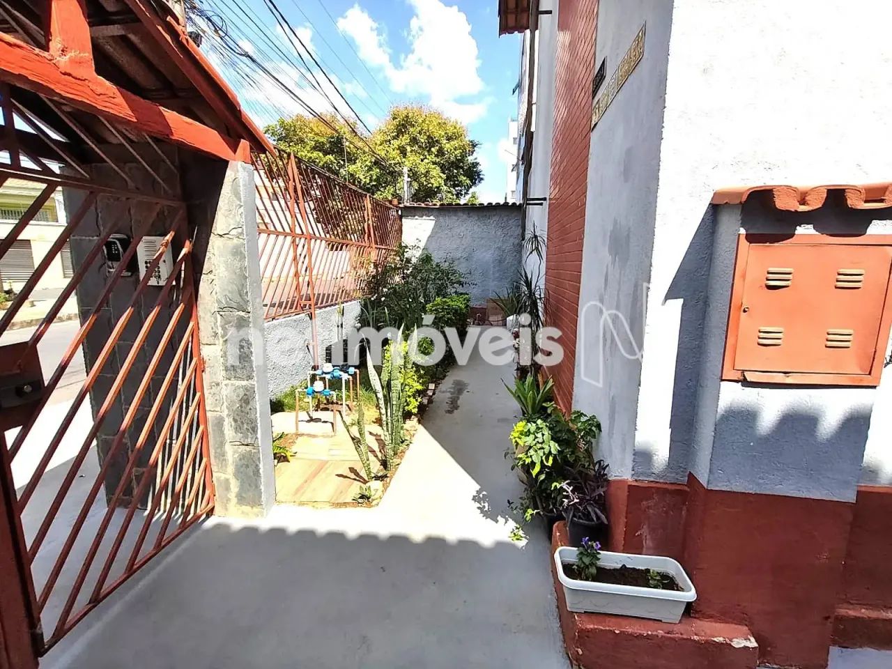 Excelente Casa Geminada com Entrada Coletiva de 03 quartos. - Foto 3