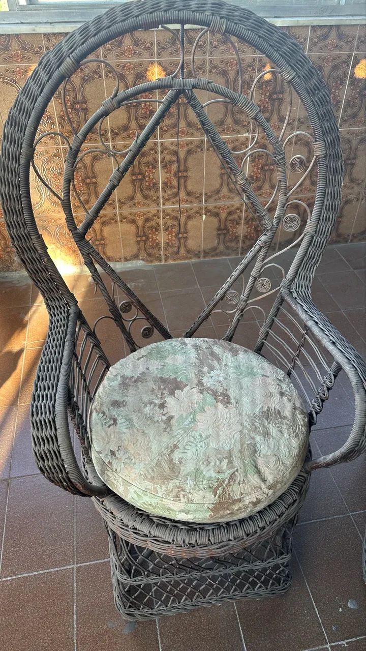 Conjunto de sofá de vime para restauração 