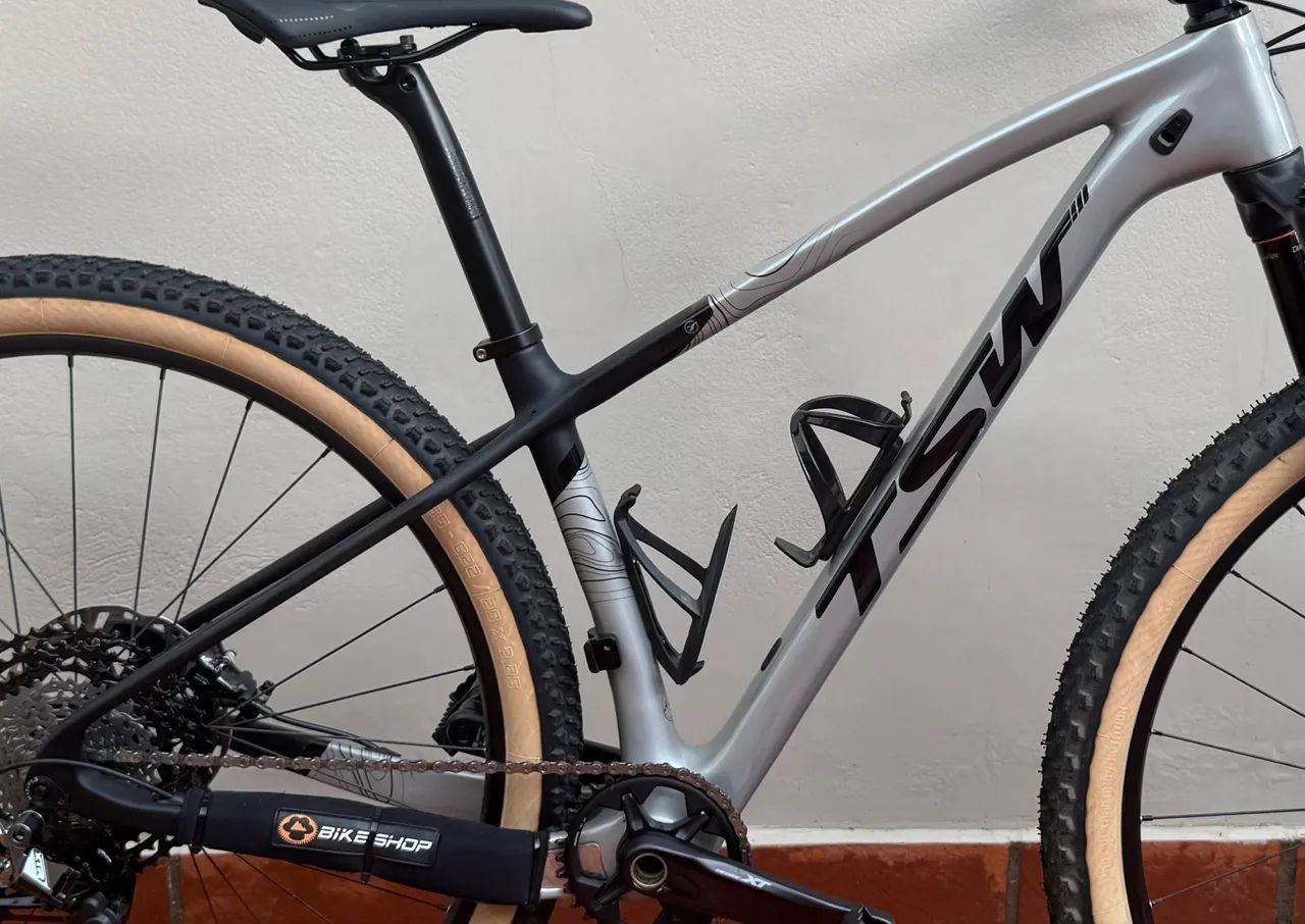 Quadro TSW Evo Quest Advanced Carbono Cinza/Preto 29? Super Boost