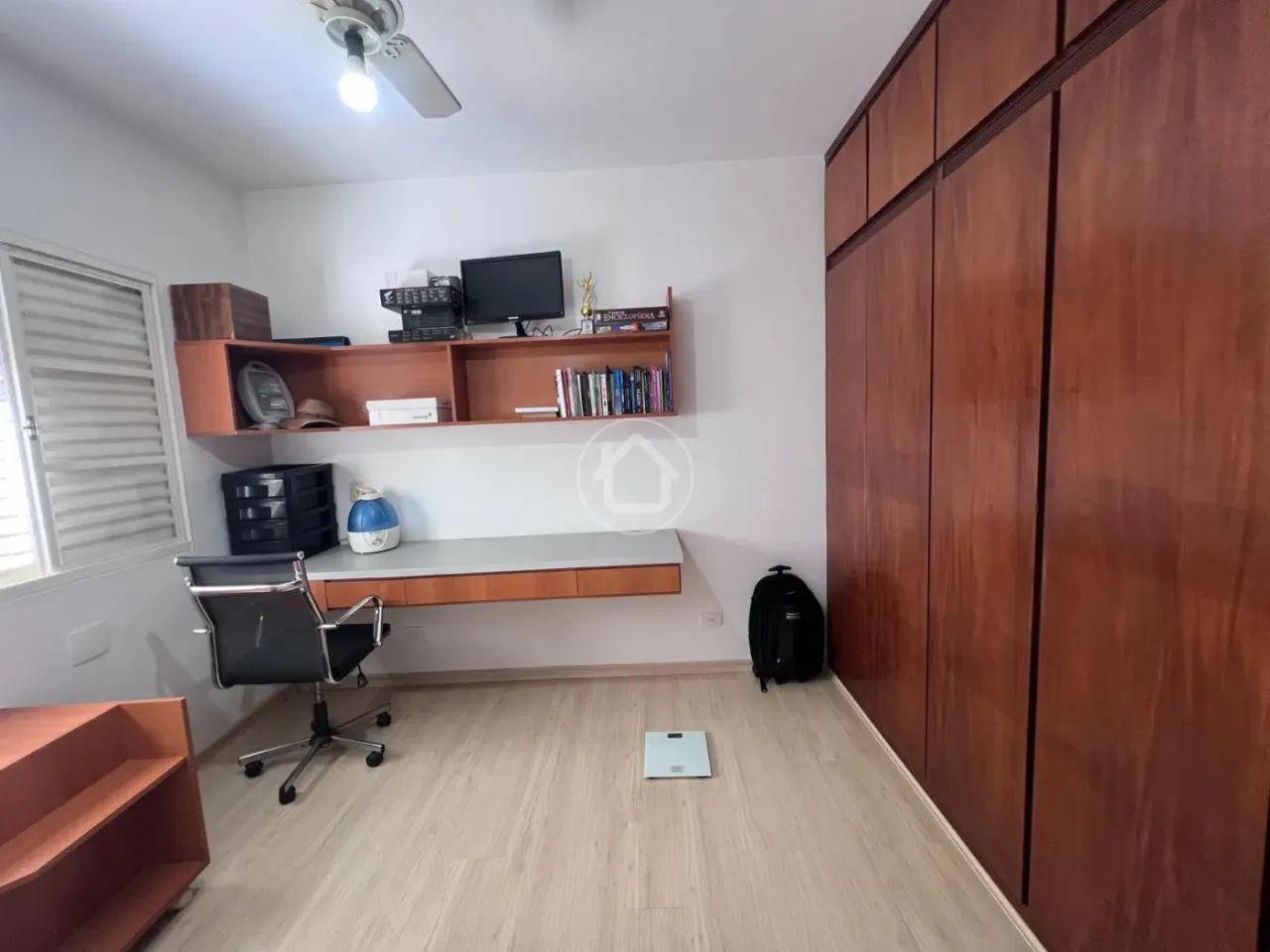 CASA COM 4 DORMITÓRIOS SENDO UMA SUÍTE - Foto 5
