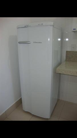 Vende-se Flat mobiliado. Ótima localização - Foto 2
