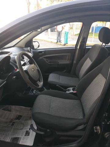 Fiesta sedan 1.6 2013 - Foto 8