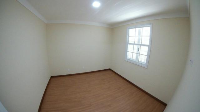 Casa de 2 quartos e quintal na Rua Atílio Maroti - Foto 5