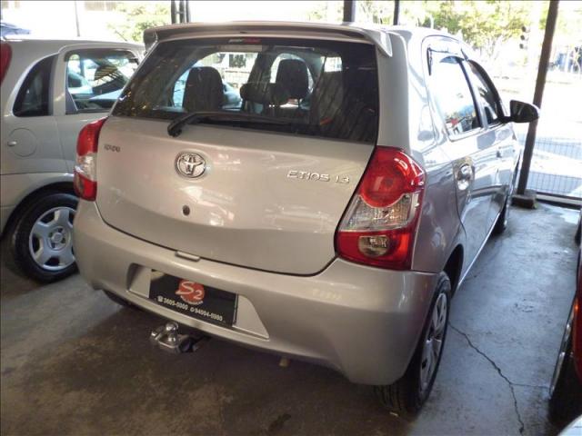 Toyota Etios 1.3 x 16v - Foto 3