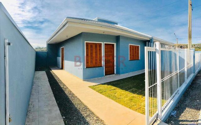 Casa nova com 2 dormitórios e ótimo pátio para lazer!