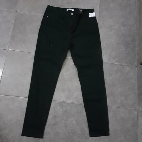 Calça preta sarja