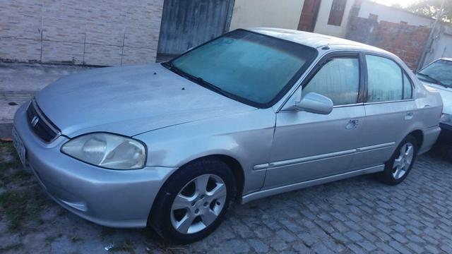 Vendo ou troco um ronda Civic completo ano 1999 1.6 banco de couro - Foto 2