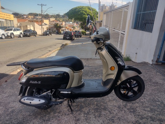 DAFRA FIDDLE 3 125 2017 PRETA IMPECAVEL COM APENAS 11.000KM