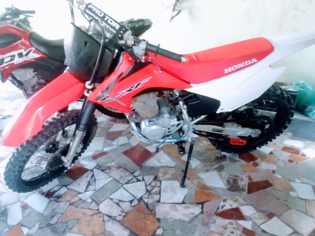 HONDA CRF 230 SEM PERGUNTA IDIOTA SEM PRECOS ABAIXO DO ESTA QUE SÓ VENDA ABAIXO DA TABELA