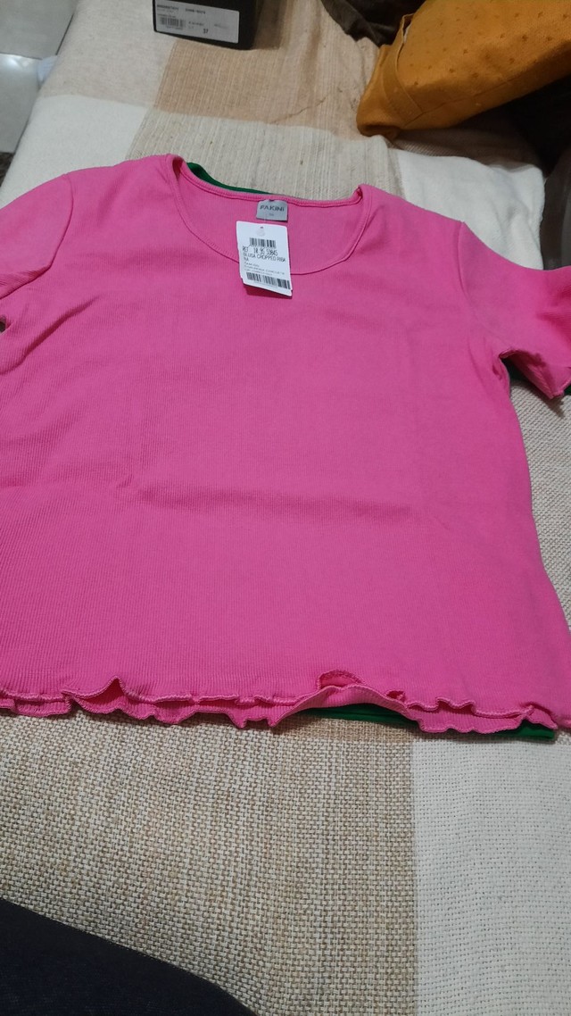 Blusinhas em malha ribana, Tam. M E G. 23,00 cada