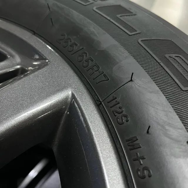 rodas 17 amarok vw originais c/ pneus 265x65 r17  - Foto 4