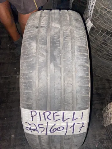 Pneu 225/60R17 Pirelli.