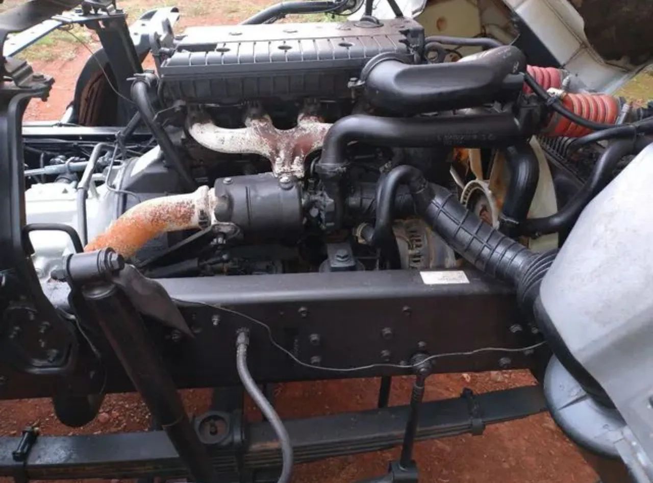 MB 1718 ano 2012, Toco, 4x2, Comboio com 4000 litros de Diesel, em SP - Foto 10