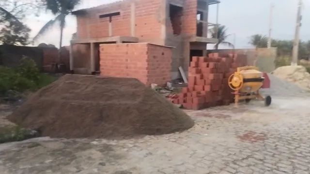 Areia, aterro,brita,barro de jardim locação de caminhão munck e limpeza de terreno. - Foto 2